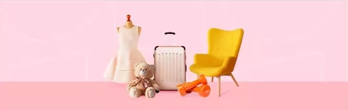 рокля, плюшена играчка, куфар и стол