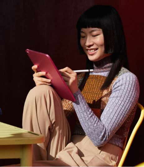 zhena-risuva-na-ipad