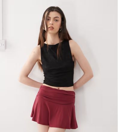 zhena model s pola i potnik