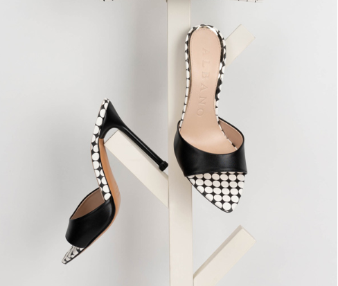 cherno beli obuvki na tok