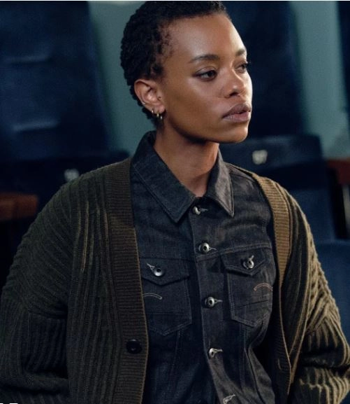 zhena model s dankova riza